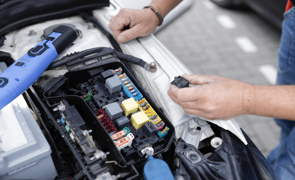 Best Side Hustles for Car Mechanics